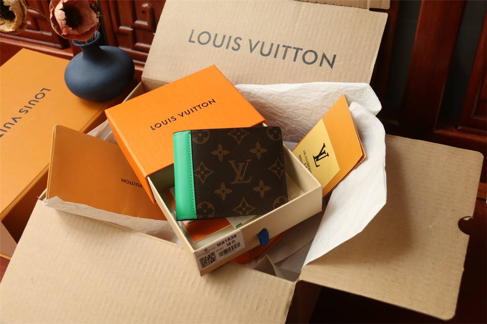 Louis Vuitton wallet M81535 2025 new 